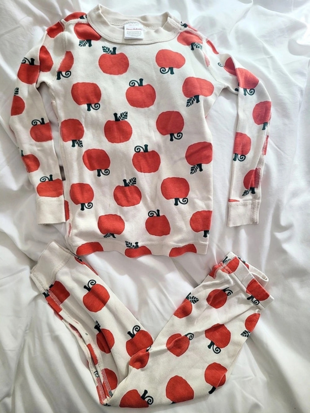 Hanna Andersson Long John Pajamas in Organic Cotton Rib Knit - Red Apple Print